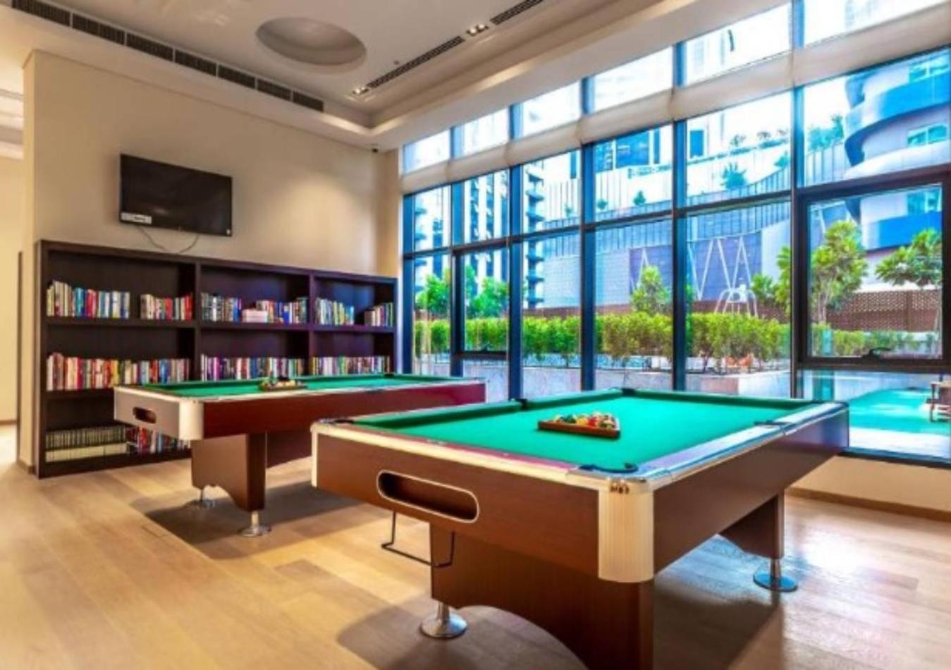 Modern 1br Apartment, High Floor, Near Mall Апартаменты