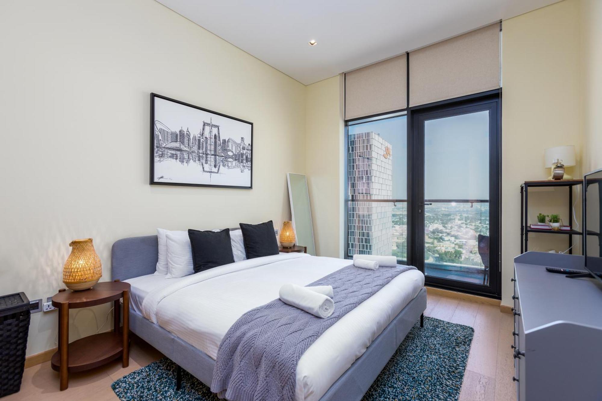 Modern 1br Apartment, High Floor, Near Mall Apartamento